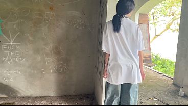 Трахнул альтистку в запущенном доме, сучка стонала и кричала